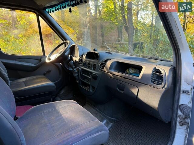 Белый Мерседес Sprinter, объемом двигателя 2.15 л и пробегом 531 тыс. км за 4800 $, фото 9 на Automoto.ua