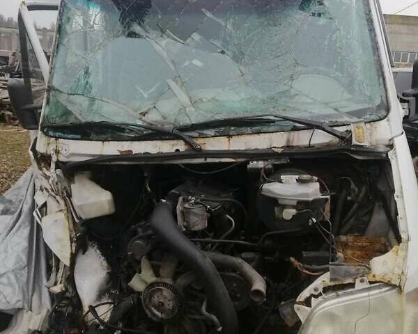 Белый Мерседес Sprinter, объемом двигателя 2.2 л и пробегом 200 тыс. км за 3200 $, фото 9 на Automoto.ua