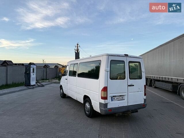 Белый Мерседес Sprinter, объемом двигателя 2.2 л и пробегом 661 тыс. км за 4750 $, фото 3 на Automoto.ua