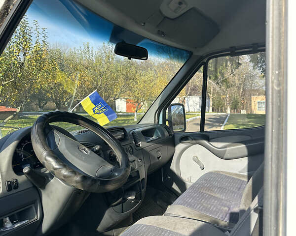 Белый Мерседес Sprinter, объемом двигателя 2.15 л и пробегом 376 тыс. км за 9400 $, фото 19 на Automoto.ua