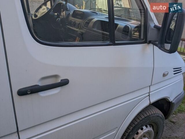 Белый Мерседес Sprinter, объемом двигателя 2.2 л и пробегом 487 тыс. км за 6300 $, фото 16 на Automoto.ua