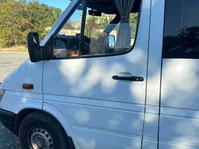 Білий Мерседес Sprinter, об'ємом двигуна 2.15 л та пробігом 550 тис. км за 14000 $, фото 2 на Automoto.ua