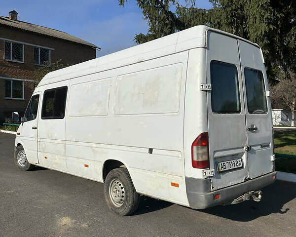 Белый Мерседес Sprinter, объемом двигателя 2.15 л и пробегом 376 тыс. км за 9400 $, фото 14 на Automoto.ua