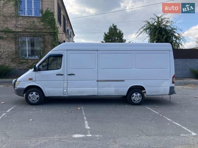 Мерседес Sprinter 2003 у Миколаєві на Automoto.ua Білий Мерседес Sprinter, об'ємом двигуна 2.2 л та пробігом 35 тис. км за 8500 $, фото 7 на Automoto.ua