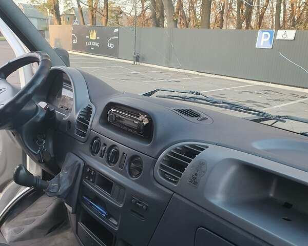 Белый Мерседес Sprinter, объемом двигателя 2.15 л и пробегом 350 тыс. км за 3800 $, фото 9 на Automoto.ua