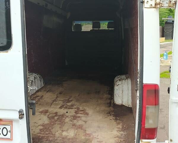 Белый Мерседес Sprinter, объемом двигателя 2.1 л и пробегом 600 тыс. км за 5500 $, фото 5 на Automoto.ua