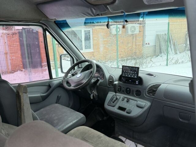Белый Мерседес Sprinter, объемом двигателя 2.7 л и пробегом 277 тыс. км за 6000 $, фото 6 на Automoto.ua