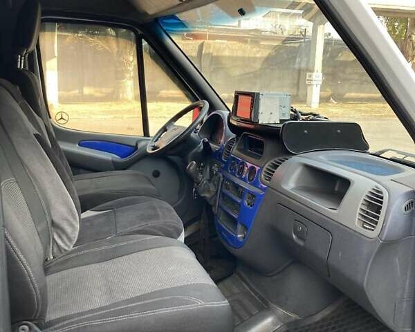Мерседес Sprinter 2003 у Миколаєві на Automoto.ua Білий Мерседес Sprinter, об'ємом двигуна 2.2 л та пробігом 35 тис. км за 8500 $, фото 4 на Automoto.ua