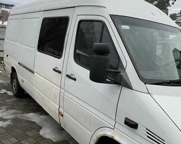 Білий Мерседес Sprinter, об'ємом двигуна 2.15 л та пробігом 40 тис. км за 6500 $, фото 2 на Automoto.ua