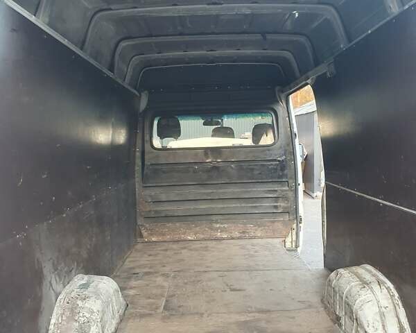 Белый Мерседес Sprinter, объемом двигателя 2.15 л и пробегом 350 тыс. км за 3800 $, фото 10 на Automoto.ua