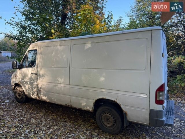 Белый Мерседес Sprinter, объемом двигателя 2.15 л и пробегом 531 тыс. км за 4800 $, фото 3 на Automoto.ua