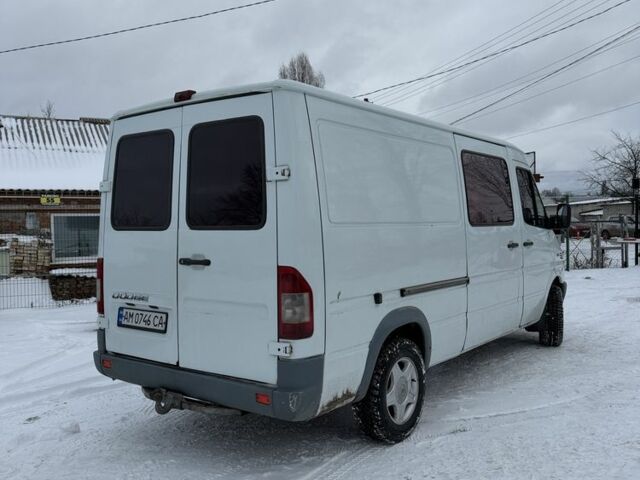 Белый Мерседес Sprinter, объемом двигателя 2.7 л и пробегом 277 тыс. км за 6000 $, фото 2 на Automoto.ua