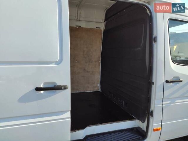 Белый Мерседес Sprinter, объемом двигателя 0 л и пробегом 260 тыс. км за 22500 $, фото 28 на Automoto.ua