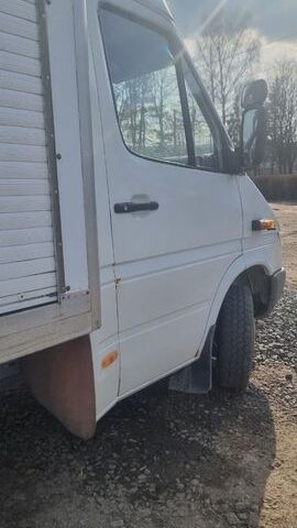 Белый Мерседес Sprinter, объемом двигателя 2.69 л и пробегом 511 тыс. км за 7099 $, фото 6 на Automoto.ua