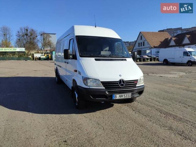 Белый Мерседес Sprinter, объемом двигателя 0 л и пробегом 260 тыс. км за 22500 $, фото 2 на Automoto.ua