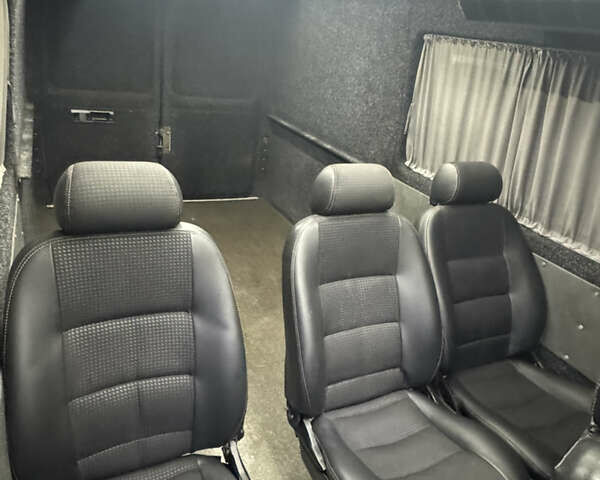 Белый Мерседес Sprinter, объемом двигателя 2.69 л и пробегом 454 тыс. км за 7500 $, фото 6 на Automoto.ua