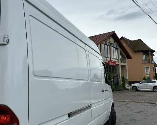 Белый Мерседес Sprinter, объемом двигателя 2.15 л и пробегом 5 тыс. км за 9000 $, фото 2 на Automoto.ua