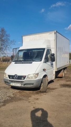 Белый Мерседес Sprinter, объемом двигателя 2.69 л и пробегом 511 тыс. км за 7099 $, фото 4 на Automoto.ua