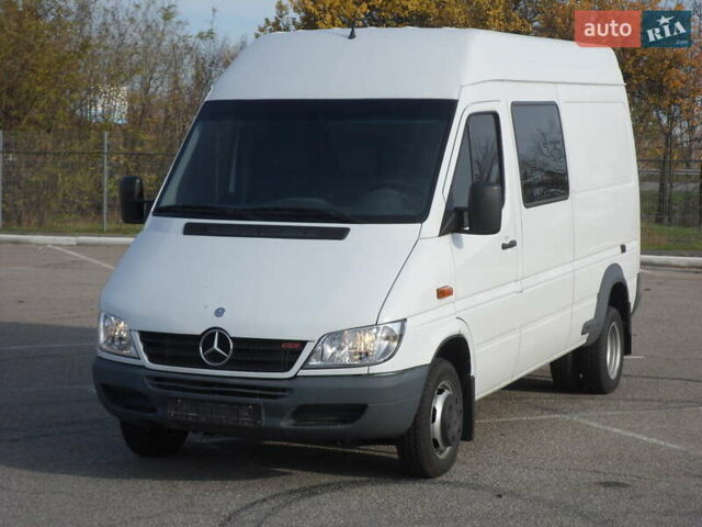 Белый Мерседес Sprinter, объемом двигателя 2.7 л и пробегом 658 тыс. км за 12800 $, фото 2 на Automoto.ua