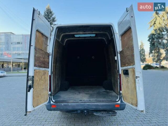 Белый Мерседес Sprinter, объемом двигателя 2.7 л и пробегом 400 тыс. км за 9400 $, фото 26 на Automoto.ua
