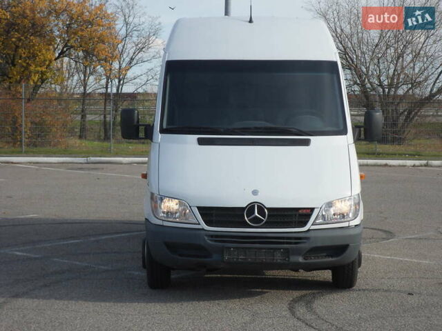Белый Мерседес Sprinter, объемом двигателя 2.7 л и пробегом 658 тыс. км за 12800 $, фото 1 на Automoto.ua