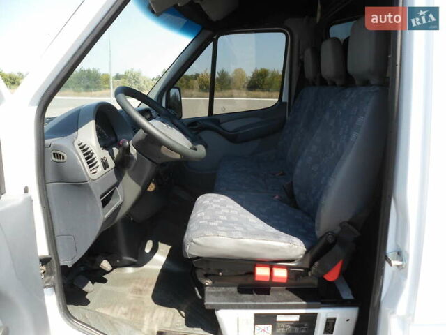 Белый Мерседес Sprinter, объемом двигателя 2.7 л и пробегом 658 тыс. км за 12800 $, фото 15 на Automoto.ua