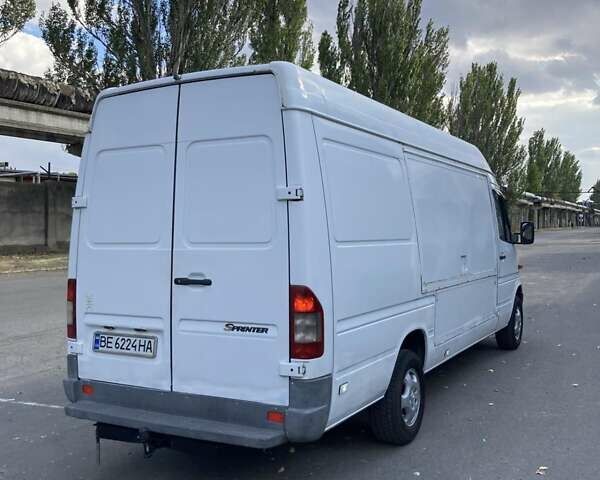 Мерседес Sprinter 2003 у Миколаєві на Automoto.ua Білий Мерседес Sprinter, об'ємом двигуна 2.2 л та пробігом 35 тис. км за 8500 $, фото 6 на Automoto.ua