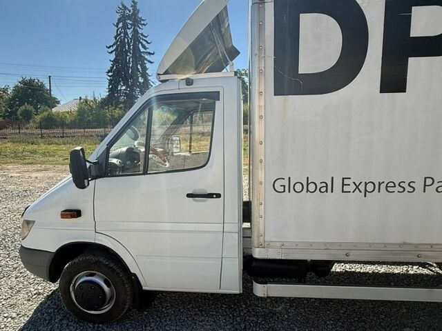 Белый Мерседес Sprinter, объемом двигателя 2.15 л и пробегом 626 тыс. км за 10800 $, фото 3 на Automoto.ua