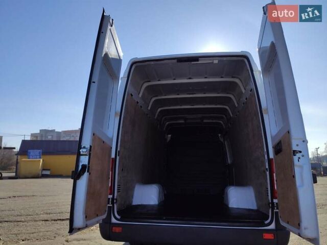 Белый Мерседес Sprinter, объемом двигателя 0 л и пробегом 260 тыс. км за 22500 $, фото 31 на Automoto.ua