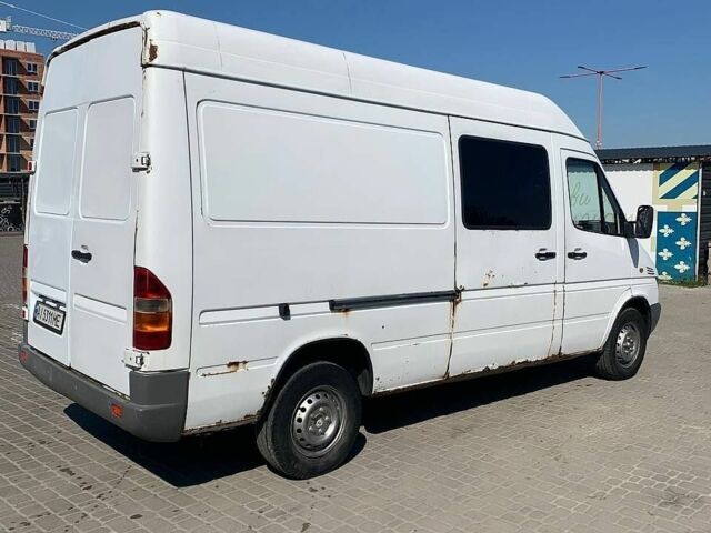 Белый Мерседес Sprinter, объемом двигателя 2.15 л и пробегом 698 тыс. км за 5400 $, фото 7 на Automoto.ua