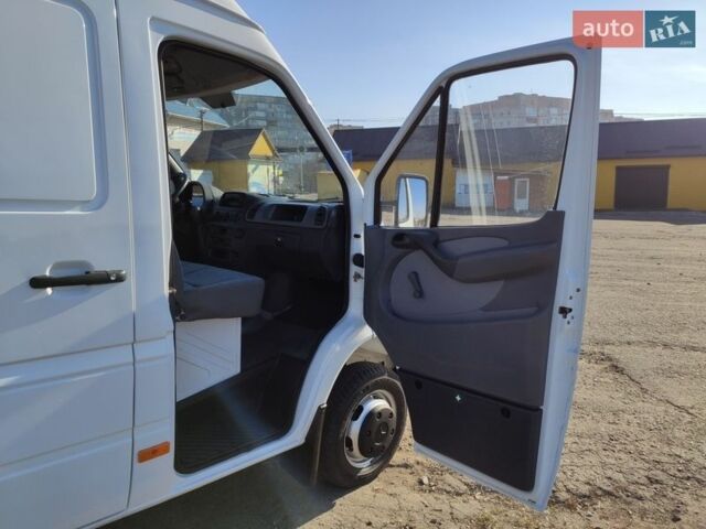Белый Мерседес Sprinter, объемом двигателя 0 л и пробегом 260 тыс. км за 22700 $, фото 19 на Automoto.ua