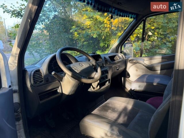 Белый Мерседес Sprinter, объемом двигателя 2.15 л и пробегом 531 тыс. км за 4800 $, фото 8 на Automoto.ua