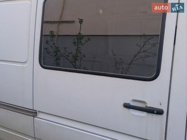 Белый Мерседес Sprinter, объемом двигателя 2.2 л и пробегом 487 тыс. км за 6300 $, фото 31 на Automoto.ua
