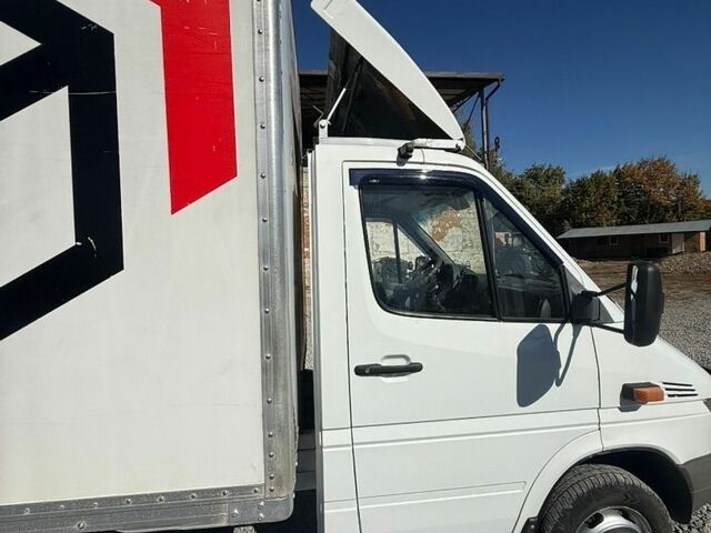 Белый Мерседес Sprinter, объемом двигателя 2.15 л и пробегом 626 тыс. км за 10800 $, фото 10 на Automoto.ua