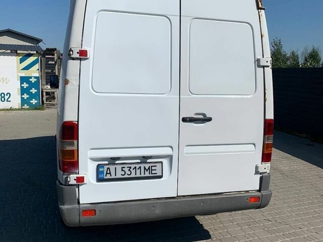 Белый Мерседес Sprinter, объемом двигателя 2.15 л и пробегом 698 тыс. км за 5400 $, фото 1 на Automoto.ua