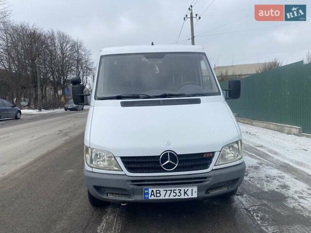 Белый Мерседес Sprinter, объемом двигателя 2.15 л и пробегом 428 тыс. км за 5850 $, фото 6 на Automoto.ua