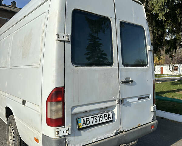 Белый Мерседес Sprinter, объемом двигателя 2.15 л и пробегом 376 тыс. км за 9400 $, фото 12 на Automoto.ua