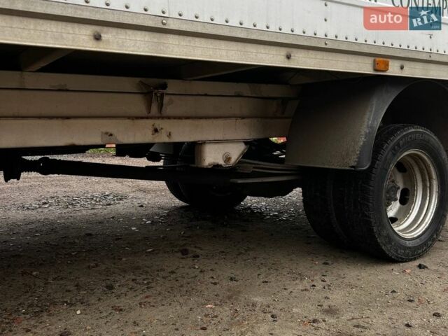 Белый Мерседес Sprinter, объемом двигателя 2.7 л и пробегом 407 тыс. км за 16000 $, фото 12 на Automoto.ua