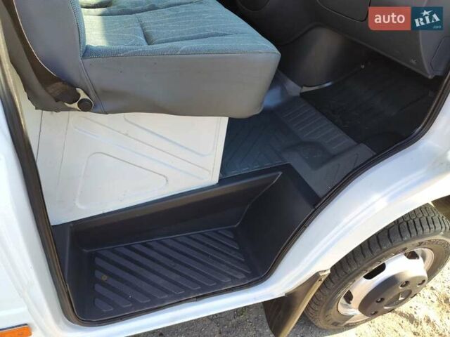 Белый Мерседес Sprinter, объемом двигателя 0 л и пробегом 260 тыс. км за 22500 $, фото 25 на Automoto.ua