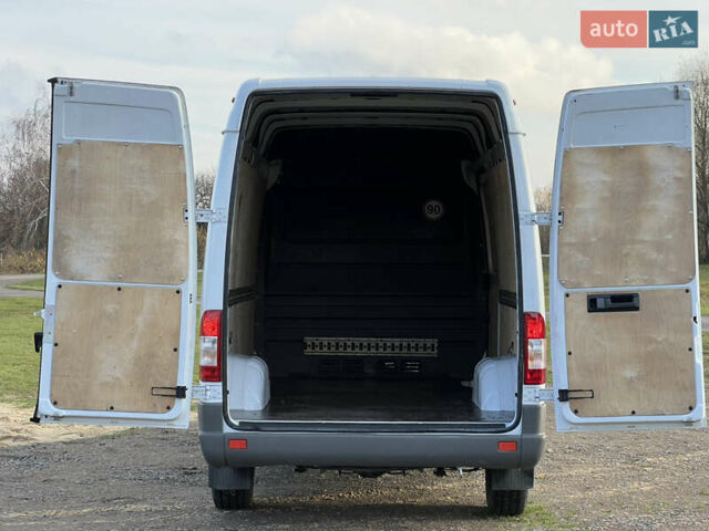 Белый Мерседес Sprinter, объемом двигателя 2.2 л и пробегом 311 тыс. км за 10300 $, фото 13 на Automoto.ua