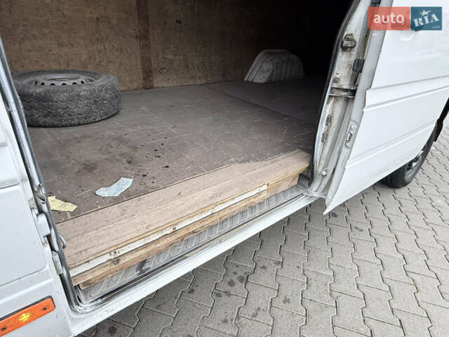 Мерседес Sprinter 2004 у Хмельницькому на Automoto.ua Білий Мерседес Sprinter, об'ємом двигуна 2.15 л та пробігом 200 тис. км за 7400 $, фото 18 на Automoto.ua