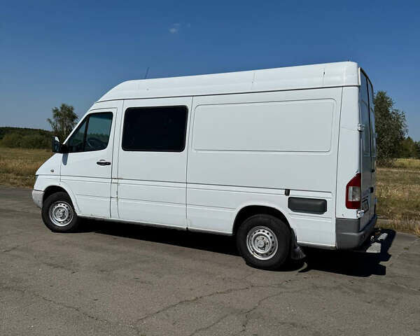 Белый Мерседес Sprinter, объемом двигателя 2.7 л и пробегом 656 тыс. км за 7800 $, фото 5 на Automoto.ua