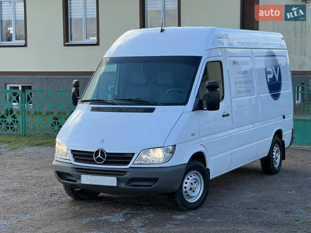 Белый Мерседес Sprinter, объемом двигателя 2.2 л и пробегом 311 тыс. км за 10300 $, фото 3 на Automoto.ua