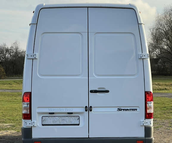 Белый Мерседес Sprinter, объемом двигателя 2.2 л и пробегом 311 тыс. км за 10300 $, фото 11 на Automoto.ua