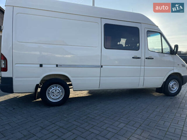 Белый Мерседес Sprinter, объемом двигателя 2.7 л и пробегом 545 тыс. км за 11400 $, фото 6 на Automoto.ua