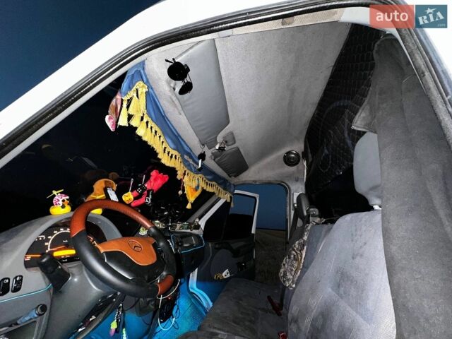 Белый Мерседес Sprinter, объемом двигателя 2.15 л и пробегом 500 тыс. км за 5200 $, фото 11 на Automoto.ua