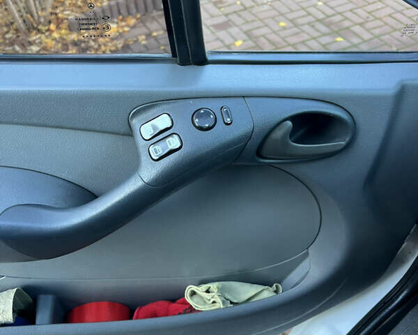 Белый Мерседес Sprinter, объемом двигателя 2.15 л и пробегом 647 тыс. км за 9000 $, фото 1 на Automoto.ua