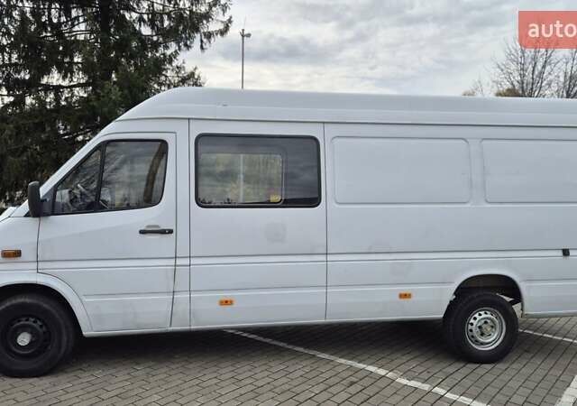 Белый Мерседес Sprinter, объемом двигателя 2.2 л и пробегом 264 тыс. км за 9900 $, фото 3 на Automoto.ua