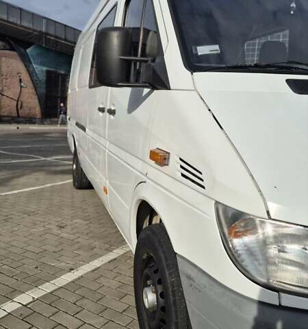 Белый Мерседес Sprinter, объемом двигателя 2.2 л и пробегом 264 тыс. км за 9900 $, фото 33 на Automoto.ua
