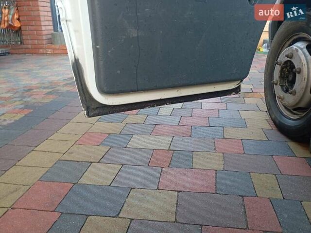 Белый Мерседес Sprinter, объемом двигателя 2.7 л и пробегом 564 тыс. км за 13500 $, фото 5 на Automoto.ua